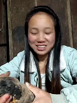 liu-liusexy online show from December 15, 2025, 1:59 pm