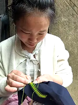 liu-liusexy online show from March 24, 2026, 3:11 am