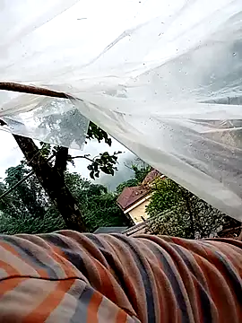 omiu-baby online show from October 7, 2025, 12:30 am