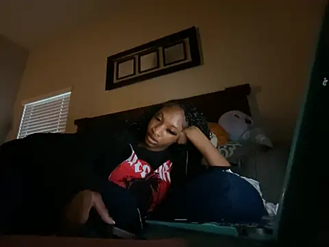 Brooke012 online show from March 25, 2026, 10:38 pm