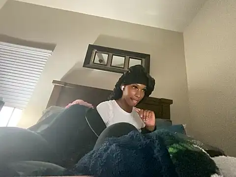 Brooke012 online show from April 7, 2026, 3:18 am