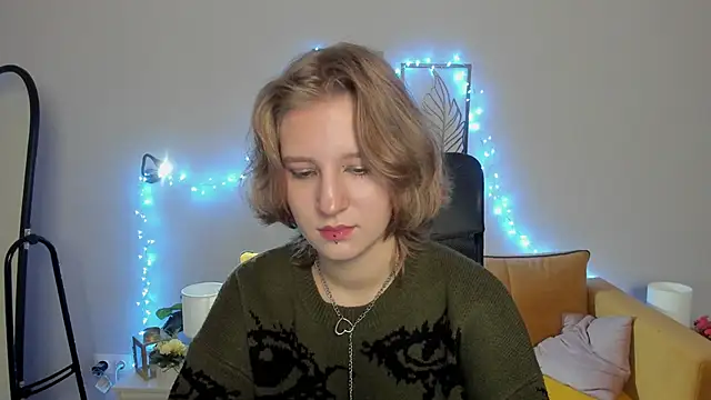 Hailey Foxy online show from October 1, 2025, 8:53 am