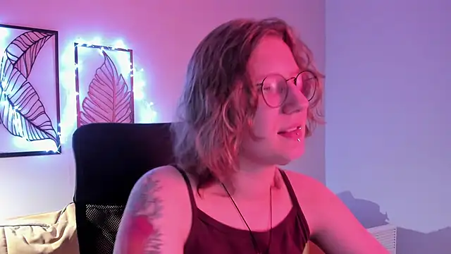 Hailey Foxy online show from November 18, 2025, 9:03 am