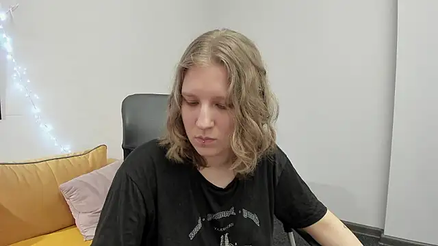 Hailey Foxy online show from February 12, 2026, 12:44 pm