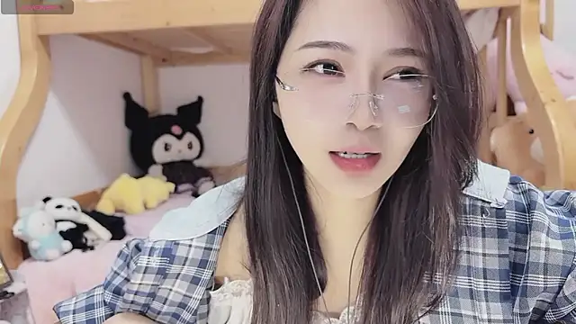 Sue101010 online show from October 20, 2025, 1:22 pm