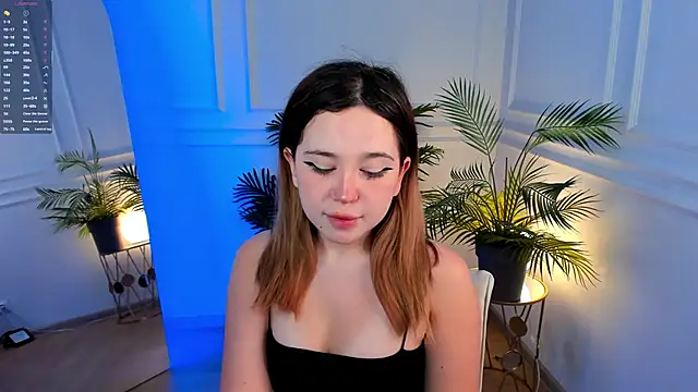 Lina Glow online show from November 12, 2025, 6:36 am