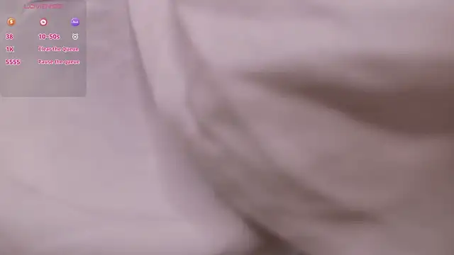 Lina Glow online show from April 7, 2026, 6:58 am