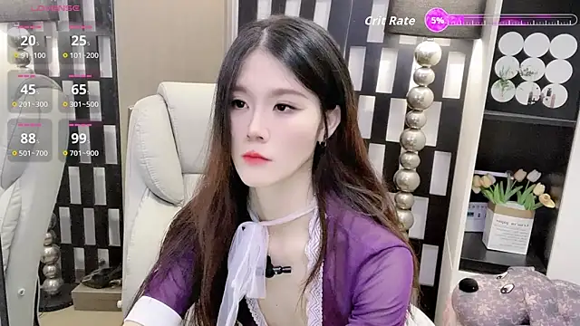 Yueyue-MM online show from December 16, 2025, 1:32 am