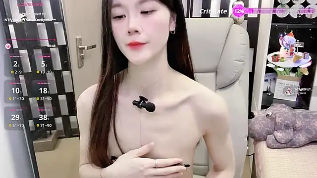 Yueyue-MM online show from March 10, 2026, 2:27 am