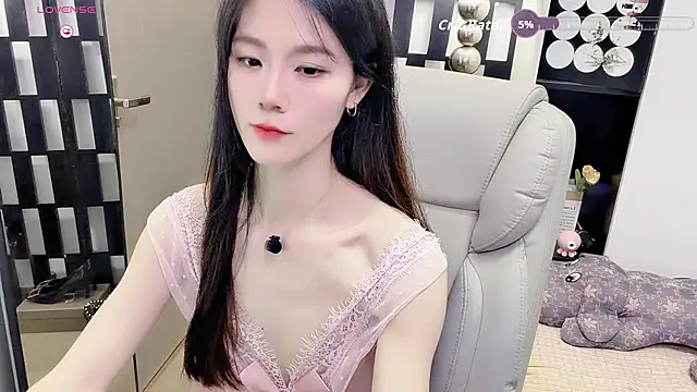 Yueyue-MM online show from July 18, 2026, 1:54 am
