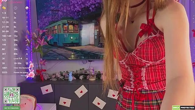 ElfredaTupy online show from April 18, 2026, 7:58 pm