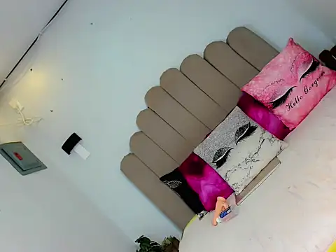 onegreatkandy online show from March 8, 2026, 1:25 am