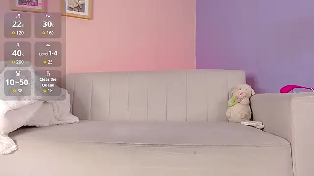 lourdes moon22 online show from October 21, 2025, 1:12 pm