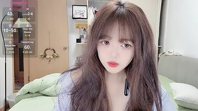 Snapshot of DDDDDoremi chatting on October 4, 2025, 3:04 am DDDDDoremi online show from October 4, 2025, 3:04 am