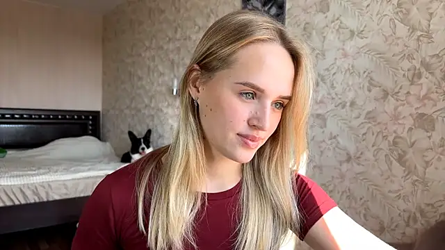 ElisabetLorney online show from September 15, 2025, 8:03 am