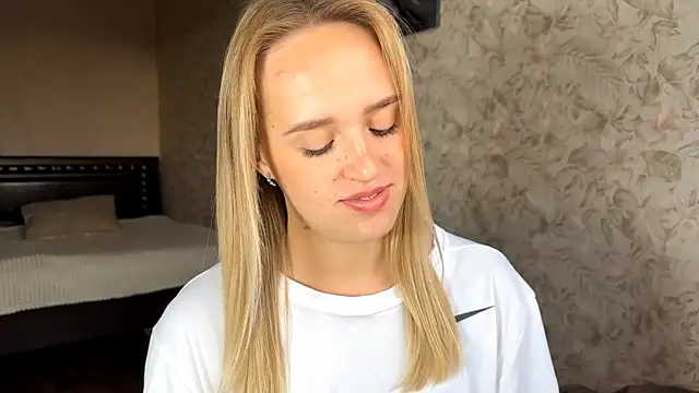 ElisabetLorney online show from September 23, 2025, 7:55 am