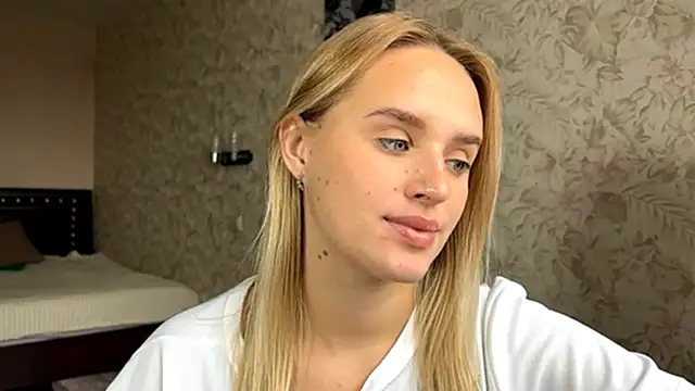 ElisabetLorney online show from September 27, 2025, 7:35 am