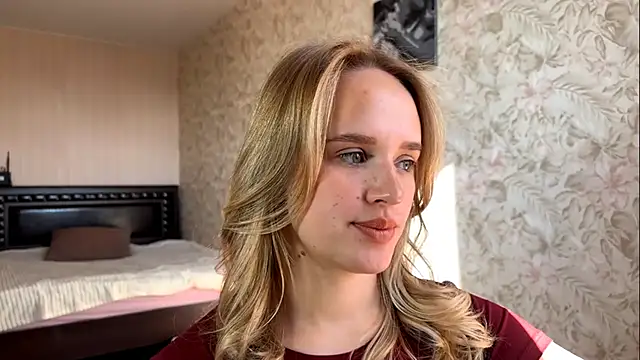 ElisabetLorney online show from September 30, 2025, 7:35 am