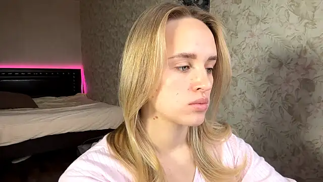 ElisabetLorney online show from November 21, 2025, 8:13 am