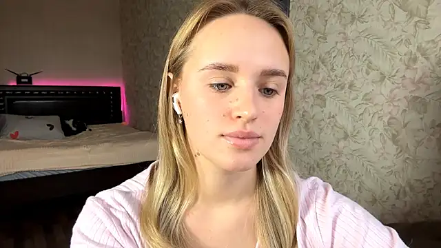 ElisabetLorney online show from November 29, 2025, 8:06 am