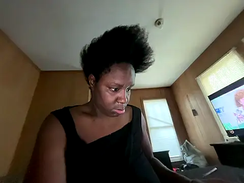 saltlightEmber online show from October 12, 2025, 12:37 pm