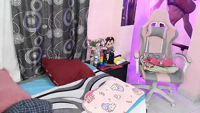 Zulema R1 online show from February 20, 2026, 3:03 am