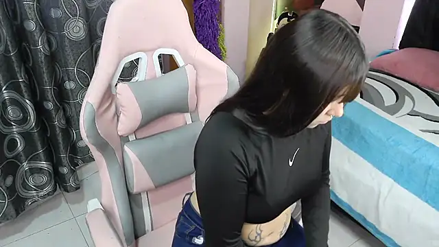 Zulema R1 online show from April 20, 2026, 8:54 pm