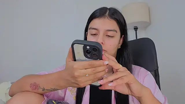 valerihouse online show from October 8, 2025, 12:41 am