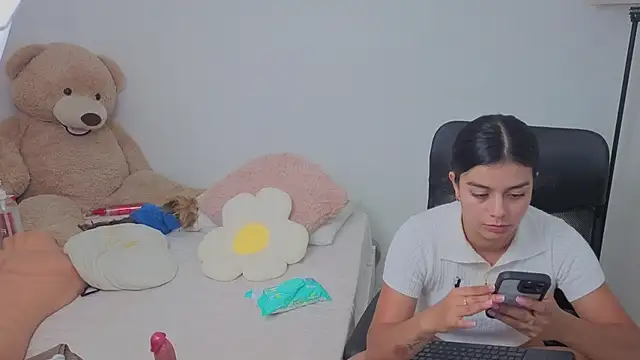 valerihouse online show from October 18, 2025, 1:19 am