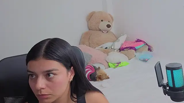 valerihouse online show from March 13, 2026, 1:56 am