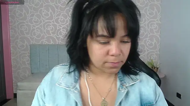 Vivi rosse ch online show from December 5, 2025, 3:26 am