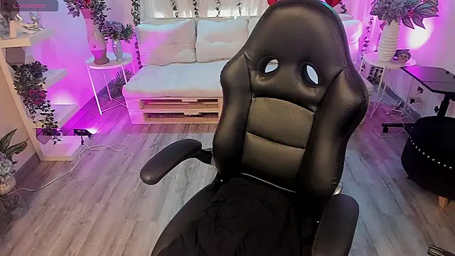 Arhy Blonde online show from September 24, 2025, 1:47 pm