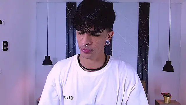 Franvill Trato online show from October 17, 2025, 6:43 pm