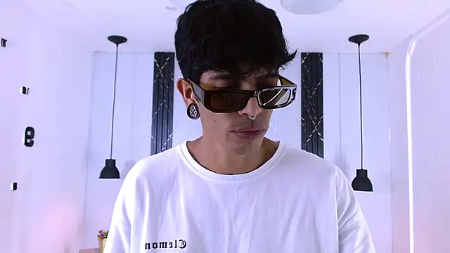 Franvill Trato online show from March 2, 2026, 7:21 pm