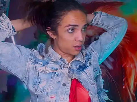 Cristal Gem1 online show from October 9, 2025, 6:06 pm