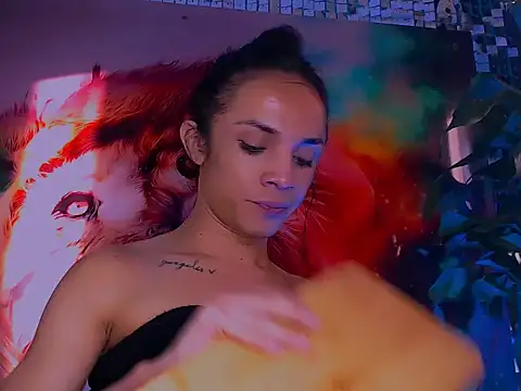 Cristal Gem1 online show from November 18, 2025, 11:58 am