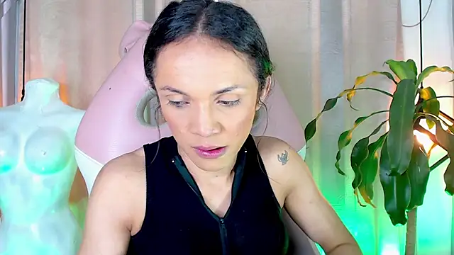 Cristal Gem1 online show from April 23, 2026, 11:31 am