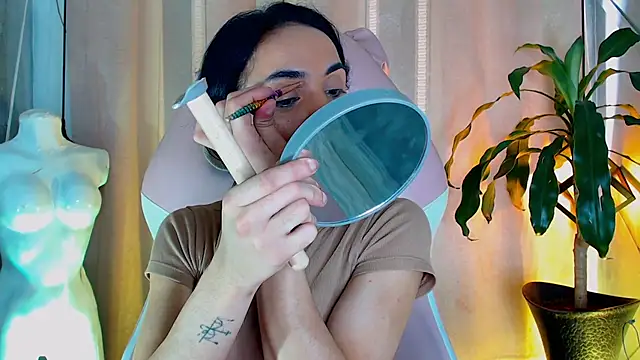 Snapshot of Cristal_Gem1 chatting on May 23, 2026, 11:58 am Cristal Gem1 online show from May 23, 2026, 11:58 am