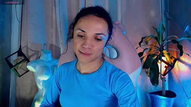 Snapshot of Cristal_Gem1 chatting on May 25, 2026, 12:00 pm Cristal Gem1 online show from May 25, 2026, 12:00 pm
