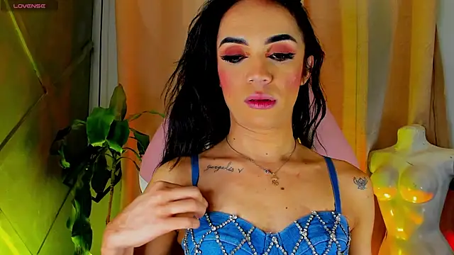 Snapshot of Cristal_Gem1 chatting on July 17, 2026, 5:36 am Cristal Gem1 online show from July 17, 2026, 5:36 am