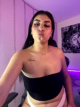 Alejandra-Torres online show from September 18, 2025, 9:17 pm