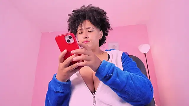 LiaaMoretzz online show from November 12, 2025, 12:11 am