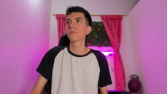 dylan 202520  online show from September 30, 2025, 11:37 am