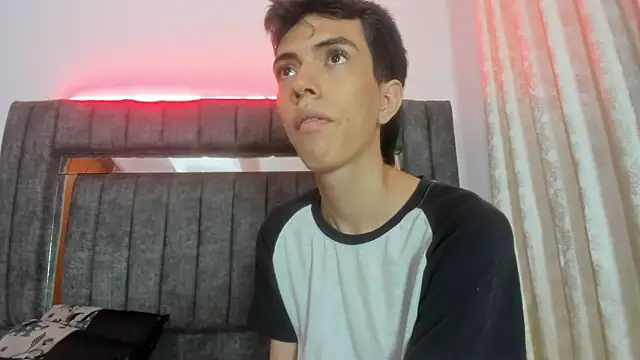 dylan 202520  online show from December 5, 2025, 11:19 am