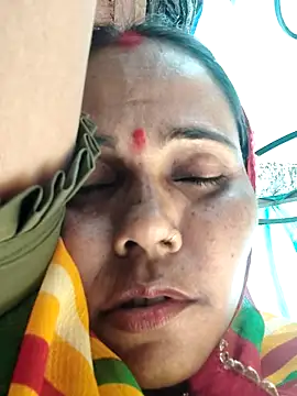 Pooja750 online show from September 18, 2025, 6:59 am