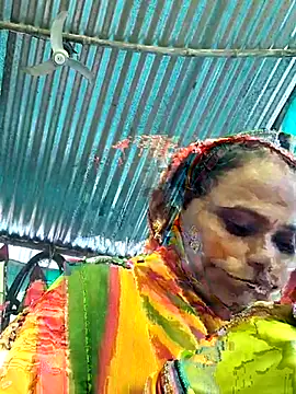 Pooja750 online show from October 3, 2025, 3:47 am