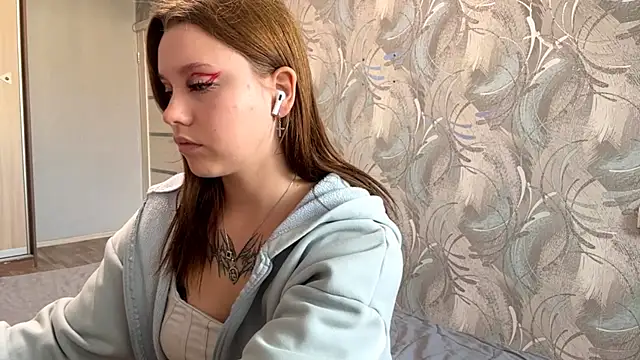 LeonorLovLu online show from September 22, 2025, 10:28 am