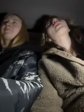 Mimiumuy online show from December 18, 2025, 4:02 pm