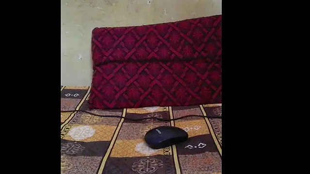 riyamore9623 online show from October 11, 2025, 9:52 am