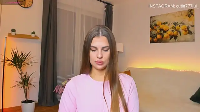 Cutie Lui  online show from September 23, 2025, 8:50 am